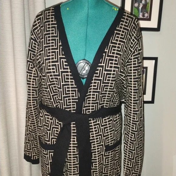 Sioni Geometric Knit Cardigan in Black & Tan, Sz L - Picture 2 of 9